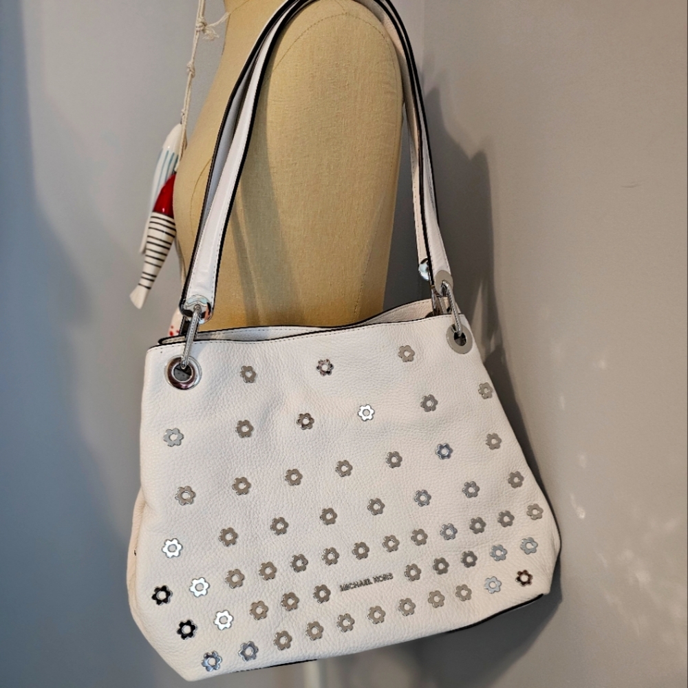 New Michael Kors Raven Flower Stud Large Should Bag